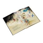 Text: „Ich werde geliebt.“ Illustration: Ein Kind sitzt lächelnd mit einem Teddybär umgeben von bunten Vögeln und Schrift.