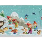 Illustration einer Winterlandschaft mit Elfen, Tieren, einem Hubschrauber und einem Auto im Schnee.