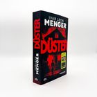 Titel: DÜSTER von Ivar Leon Menger. Cover: Ein Haus, ein Mensch davor, rot-schwarze Töne, Schrift groß, fett.