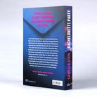 Ein Buchrücken mit dem Titel "Bachelorette Party" von Camilla Sten. Rückseitentext beschreibt einen spannenden Thriller.