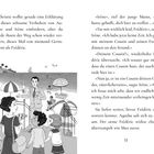 Seite mit Text und einer Illustration. Menschen am Strand, Sonnenschirme, ein Mann in Anzug überrascht. Seite 33.