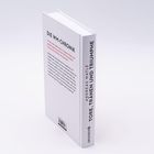 Ein Buch mit den Texten: "Die WM-Chronik", "Andreas Matlé", "Tore, Tränen und Triumphe", Verlag "Droemer". Minimalistisches Design.