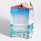 Ein Buchcover mit dem Text: "Ein Sommer auf Mykonos, eine charmante Taverne und eine grenzenlose Liebe". Sonnige Meereskulisse.