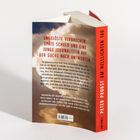 Ungelöste Verbrechen, späte Schuld, junge Journalistin sucht Antworten. Ein mysteriöser Brief enthüllt Geheimnisse.