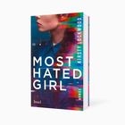 „MOST HATED GIRL“, „KIRSTY LOCKWOOD“, „ROMAN“, „Insel“. Junge Frau mit Zopf, Regenbogeneffekte.