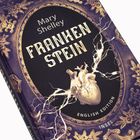 Text: "Mary Shelley, FRANKENSTEIN, ENGLISH EDITION, INSEL." Ein menschliches Herz mit elektrischen Blitzen, umgeben von barocken Ornamenten.