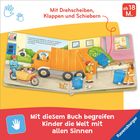 Mit Drehscheiben, Klappen und Schiebern. Illustration eines Müllwagens und Kindern, die mit der Umgebung interagieren.