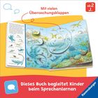 Mit vielen Überraschungsklappen. Dieses Buch begleitet Kinder beim Sprechenlernen. Illustration eines Buchs über Meeresbewohner.