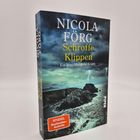 "Nicola Förg, Schroffen Klippen. Ein Irmi-Mangold-Krimi. Spiegel Bestseller-Autorin. Stürmische Küstenlandschaft."