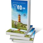 "Tod zur Teetied: Nordsee-Krimi von Manuela Sanne." Zeigt Schafe auf einer Wiese mit Leuchtturm, blauer Himmel im Hintergrund.