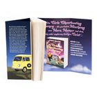 Buchbeschreibung und Werbung: "Die Girls Ghostbusting Agency" von Josie Silver. Ein gelber Bus ist auch zu sehen.