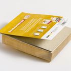 Gelber Umschlag mit "Durch das Jahr mit" und Südwest Verlag-Logo, auf einem Stapel dicker Papierbögen.