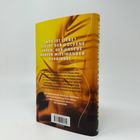 Text: "WAS IST LIEBE? SIE IST DER GOLDENE FADEN, DER UNSERE HERZEN MITEINANDER VERBINDET." 

Gelber Buchrücken mit abstraktem Muster.