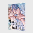 Eine Manga-Illustration zeigt drei Szenen: Hände und Personen, begleitet von Dialogen über Anspannung und Belastung.