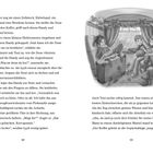 Seite 32 und 33 eines Buches: Zwei Figuren mit einem Koffer in einem Zugabteil, Weihnachtsdekorationen sind zu sehen.