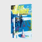 "Fate Rewind" und "Futa Kimura" in leuchtendem Gelb, mit Anime-Figuren in Schuluniformen vor einer städtischen Kulisse.