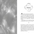 Text: „PROLOG“
„HUNTR/X! HUNTR/X! HUNTR/X!“
Stadionszene mit aufgeregten Fans. Linienmuster links.