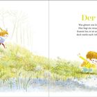 "Der Fund" und ein Gedicht darüber, einen Schatz im Wasser zu finden. Illustration: Kinder spielen auf einer Wiese.