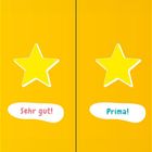 "Guten Morgen!", "Sehr gut!", "Prima!", "Heute ist ein toller Tag!" in bunten Sprechblasen unter gelben Sternen auf orangefarbenem Hintergrund.