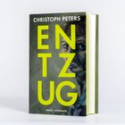 Text: "CHRISTOPH PETERS, ENTZUG, ROMAN, LUCHTERHAND". Ein Buchcover mit einem Porträt im Hintergrund.