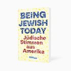 "BEING JEWISH TODAY Jüdische Stimmen aus Amerika" in blau-roter Schrift auf gelbem Mosaik-Hintergrund.