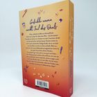 Gefühle waren nicht Teil des Deals. Farbenfrohes Cover mit Symbolen: Bücher, Stifte, Schere. Autorenname seitlich.