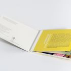 Text: "JAPANISCHE HOLZSCHNITTE". Gelbes Cover, Text über japanische Künstler und Holzdruckkunst.