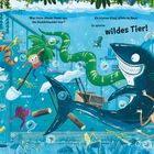 Texte: „Was löste dieses Chaos aus, das Kuddelmuddel hier?“, „Ein kleines Kind, allein zu Haus: Es spielte wildes Tier!“ Illustration einer chaotischen Unterwasserwelt mit Tieren und einem Kind.