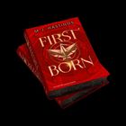 Text: "M.J. Hastings", "First Born", "Fischer Sauerländer". Zwei rote Bücher mit einer goldenen Kompassrose auf dem Cover.