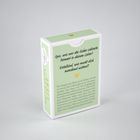 Text auf einer grünen Schachtel: „Opa, was war der bisher schönste Moment in deinem Leben? Enkelkind, was macht dich manchmal wütend?“