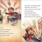 Zwei Kinder sitzen an Schreibtischen, Blätter fliegen herum. Ein Kind sieht erschrocken aus, das andere schaut fragend.