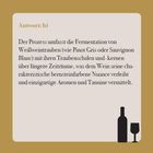 Antwort: b) Der Text beschreibt die Fermentation von Weißweintrauben mit Schale und Kernen. Unten rechts sind Flasche und Glas.