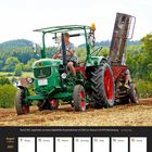 Deutz D 40 S Traktor auf einem Feld, Mann am Steuer, Kalenderabschnitt zeigt August 2027, Woche 32 mit Datum 9. bis 15.