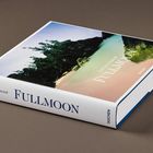 „Darren Almond: FULLMOON“, ein Buch mit Landschaftsfoto, Rücken- und Vorderseite in blau und grün.