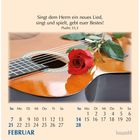 Text: "Singt dem Herrn ein neues Lied, singt und spielt, gebt euer Bestes!" Psalm 33,3. Kalenderbild für Februar. Gitarrenmotiv mit Rose.
