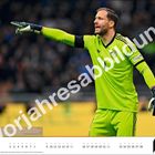 Vorjahresabbildung. Viertelfinalspiel EM 2025: Ein Torwart in grüner Kleidung zeigt gestikulierend in eine Richtung. Unten Kalender.