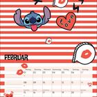 Kalenderseite für Februar, roter Streifenhintergrund, Texte: "be mine", "love", Zeichnungen von Stitche und Herzsymbolen.