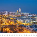 FEB steht unten links, darunter Wochentage und Daten. Eine Stadtansicht bei Nacht, beleuchtet und lebhaft.