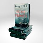 Buchtitel "Fünf Fremde", Autor Romy Fölck, Thriller. Cover zeigt stürmische See mit dramatischen Wellen.