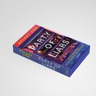 Cover von "Party of Liars" von Kelsey Cox, markantes Gebäude im Hintergrund, darunter steht: "Du bist eingeladen".