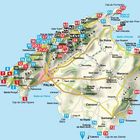 Karte von Mallorca mit Städtenamen wie Palma, Pollença und Manacor. Nummerierte rote und blaue Markierungen auf der Karte.