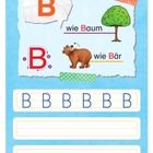 Text: „B wie Baum, B wie Bär“. Illustration mit einem Baum, einem Bären und Buchstabenübungsfeldern.