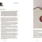 7 UHR / 9 UHR. BO LO BAO. ANANASBRÖTCHEN (OHNE ANANAS!). Ein rot-gemustertes Teller mit Brötchen darauf.