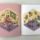 Links: "MENU", rechts: "MENU". Illustration eines Cafés mit tierischen Charakteren, die speisen und servieren.