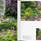 Oben: Terrasse vor Annies Studio, Rechts: Blicke ins Blackmore Vale. Links: Storchschnabel und Lavendel. Eine Gartenlandschaft mit Vogelhaus.