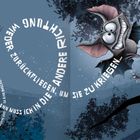 Text spiralförmig: „Hier ist eine Mücke und da eine Mücke. Aber ich flieg in die andere Richtung, um sie zu kriegen...“  
Illustration zeigt eine Fledermaus und zwei Mücken.