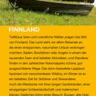 FINNLAND: Seen, Wälder und Aktivitäten wie Baden und Wandern werden beschrieben. Natur, Lappland und Helsinki erwähnt. Im Hintergrund Boote auf einem ruhigen See, umgeben von Wald.