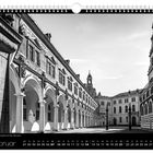 Text: "Der Stallhof verbindet den Georgenbau mit dem Johanneum. Februar." Schwarz-weißes Foto eines historischen Innenhofs mit Arkaden.