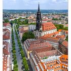 Kalenderblatt für Februar, zeigt die Königstraße in der Dresdner Neustadt. Überblick auf Gebäude und Bäume.
