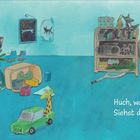 Huch, wo ist Otto? Siehst du ihn? Raum mit Spielsachen, Möbeln, Zeichnungen und Spielzeug auf blauem Boden.